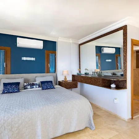 With Pool And Sea View In Yalikavak Bd4148 וילה בודרום